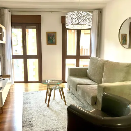 Apartamento Salon Moderno Con Plaza De Garaje Privada Llanes Exterior photo