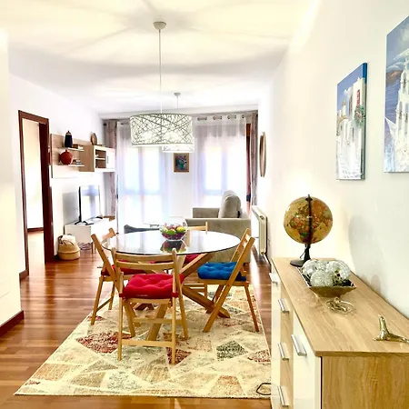 Apartamento Salon Moderno Con Plaza De Garaje Privada Llanes Exterior photo
