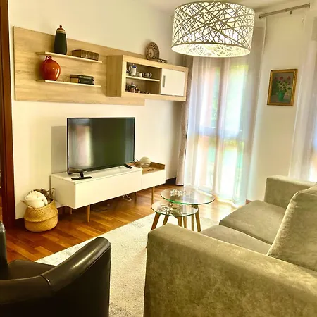 Apartamento Salon Moderno Con Plaza De Garaje Privada Llanes Exterior photo