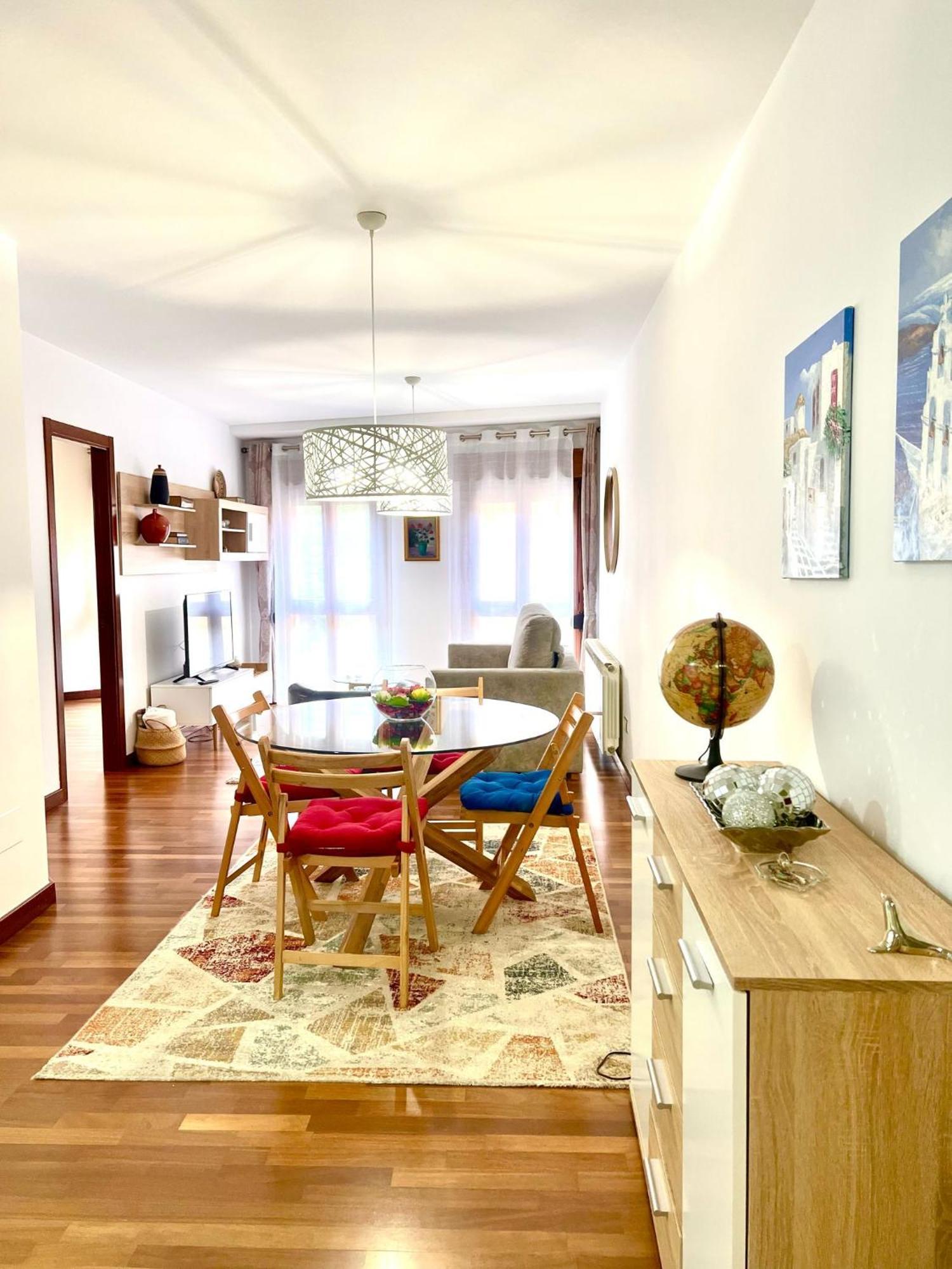 Apartment Salon Moderno Con Plaza De Garaje Privada *